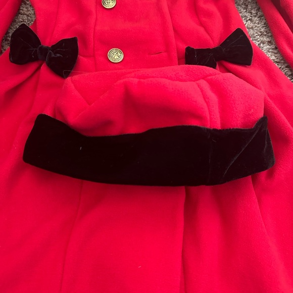 Red coat with hat - Picture 2 of 3